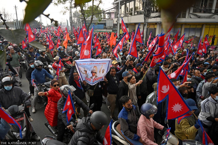 Parties rush to react after pro-monarchy demonstration