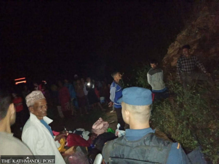 Two dead, 20 injured in Arghakhanchi minibus crash