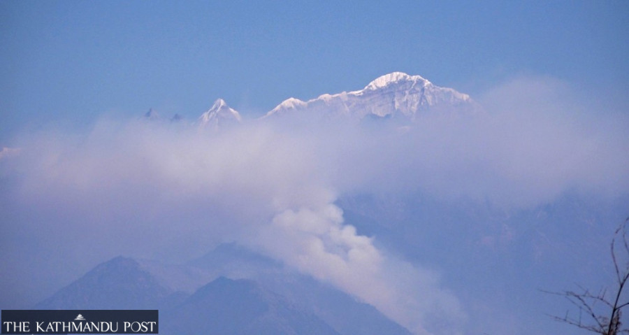 Wildfire troubles Gaurishankar area, smoke hides snow-capped peaks
