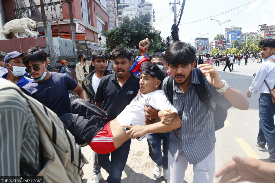 Few injured in police firing during New Baneshwar protest