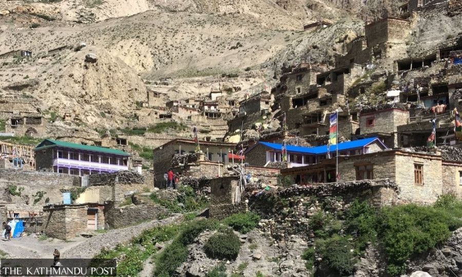Tourist guide dies of altitude sickness