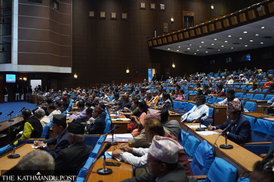 Coalition gears up for winter House session as pressure mounts