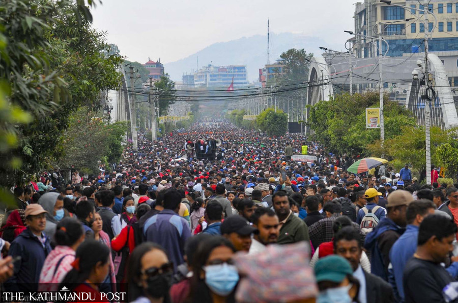 School teachers reject education bill, threaten stronger protests