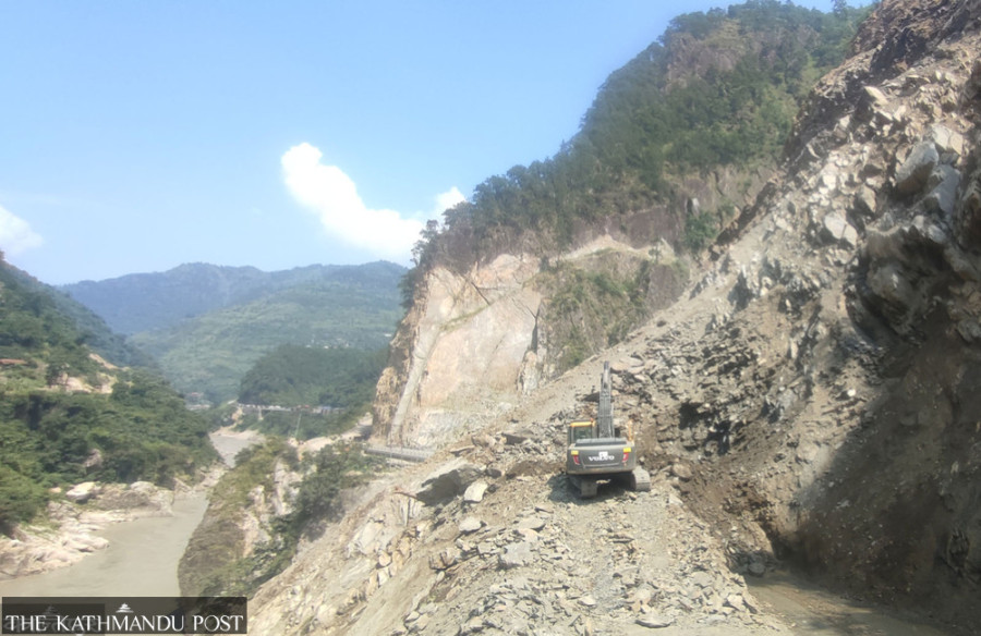 Landslide risk persists along Chitwan-Kathmandu road