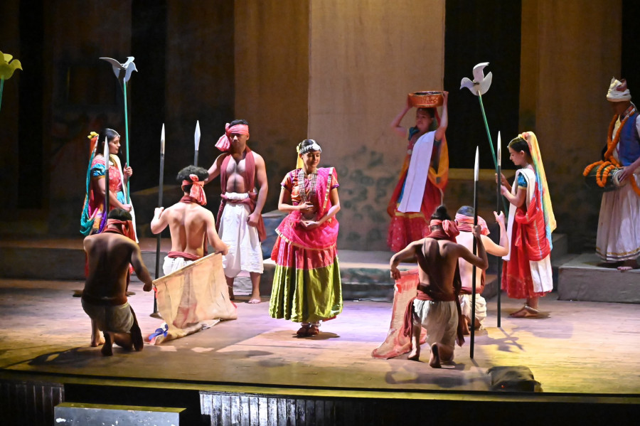 A theatrical celebration across the border