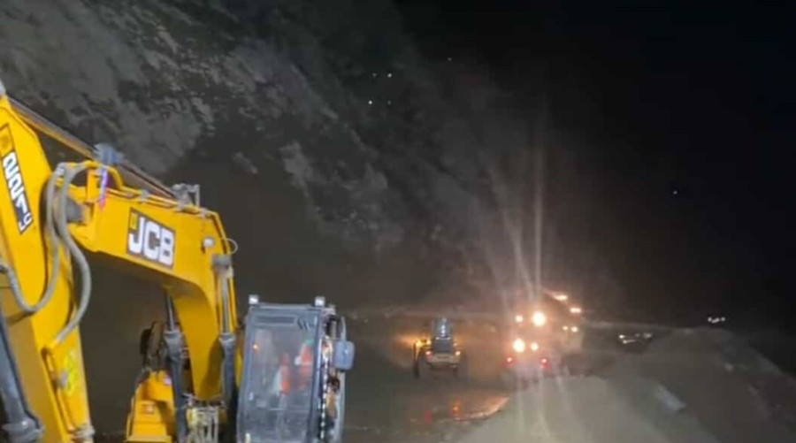 Landslide cleared on Narayanghat–Muglin Road