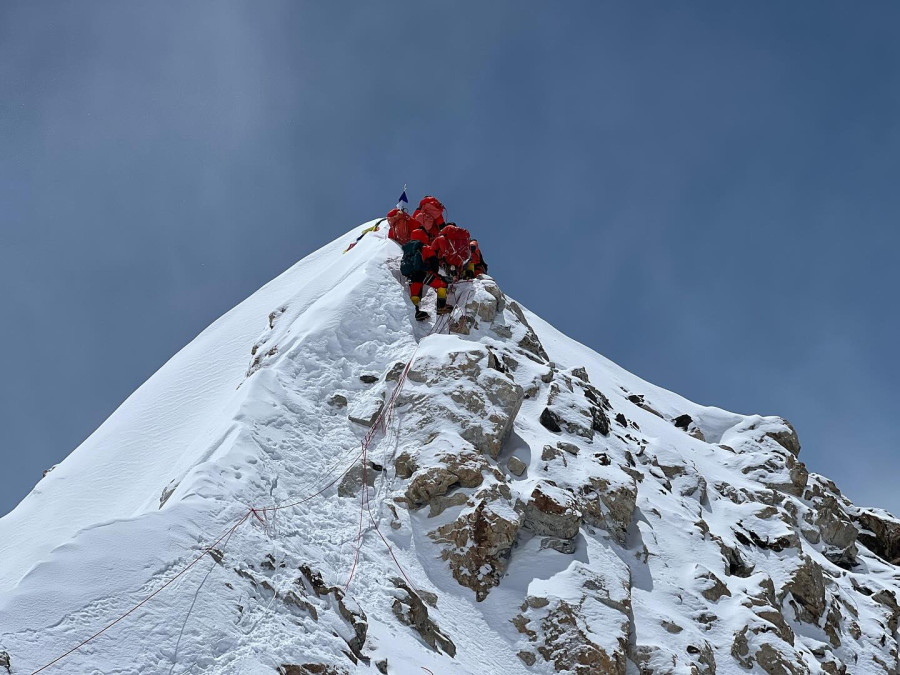 Everest climbing season opens earlier than usual