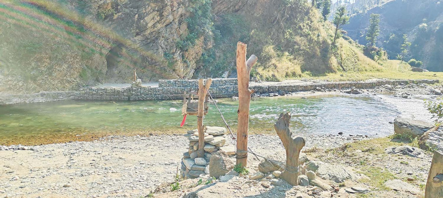 Karnali and Sudurpaschim folk still risk lives on tuins
