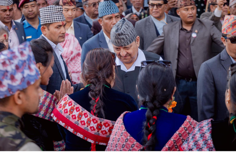 Mainstream parties struggle to respond as pro-monarchy forces hit the streets