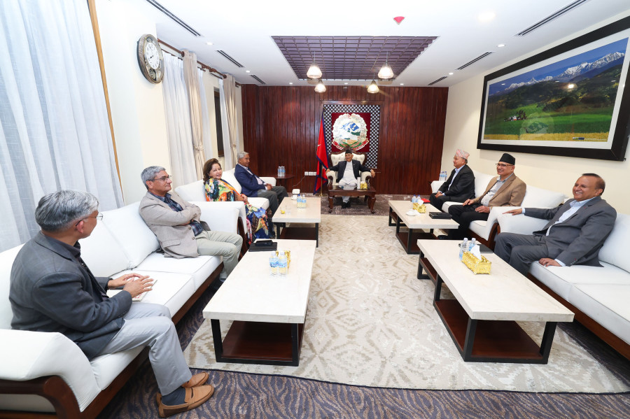 Ruling parties try to give a message of unity