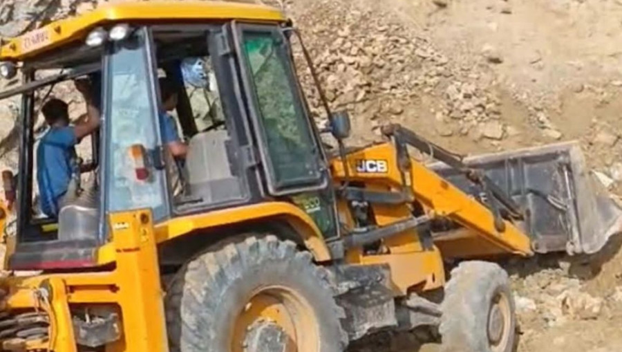 Rapti Highway reopens 16 hours after landslide in Salyan