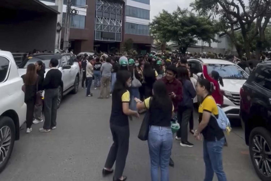 Powerful 7.4 magnitude earthquake strikes off southern Philippines, tsunami warnings issued