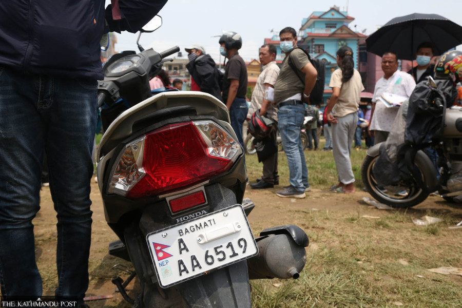 No immediate fines for vehicles without embossed number plates from September 17