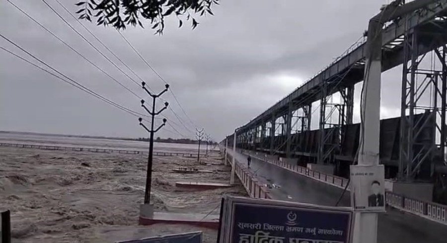Rising Saptakoshi River prompts safety alert near barrage