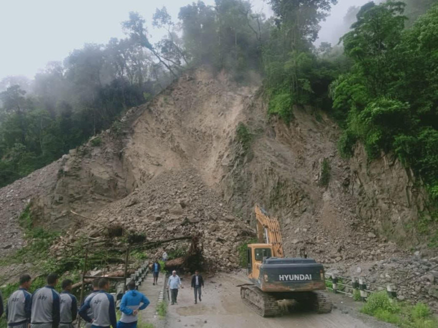 Landslide blocks Khandbari-Gola section of Koshi Highway