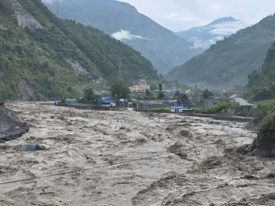 Flood in Bhotekoshi river prompts alert for low-lying areas