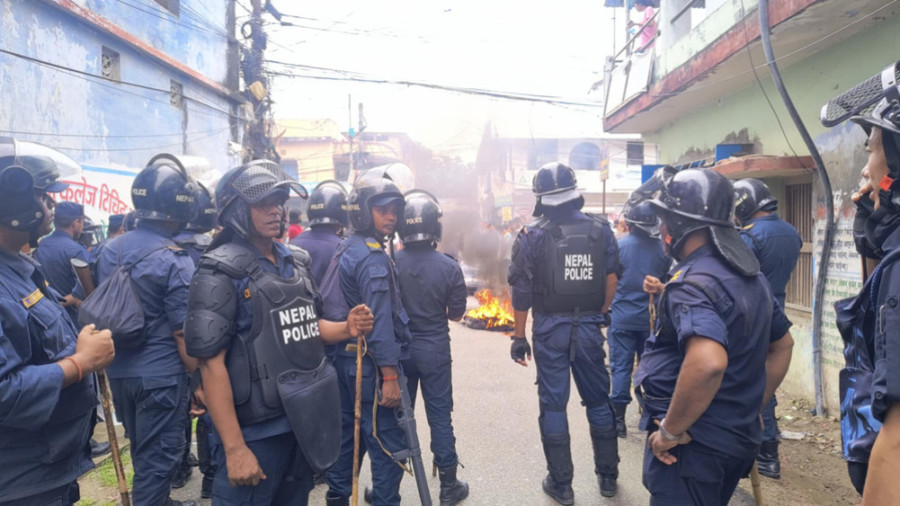 Police fire tear gas at protesters in Saptari