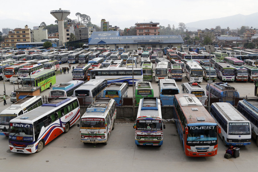 Operation of long-haul vehicles suspended for three days amid disaster risks