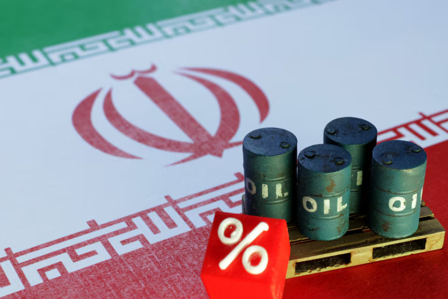 Iranian oil discounts to China widen on sanctions, quota shortage