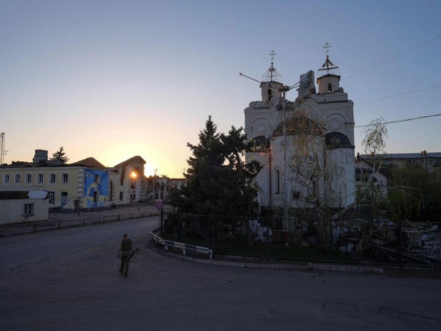 Russia and Ukraine accuse each other of breaking one-day Easter ceasefire