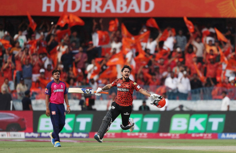 Hyderabad showcase batting might again in IPL victory