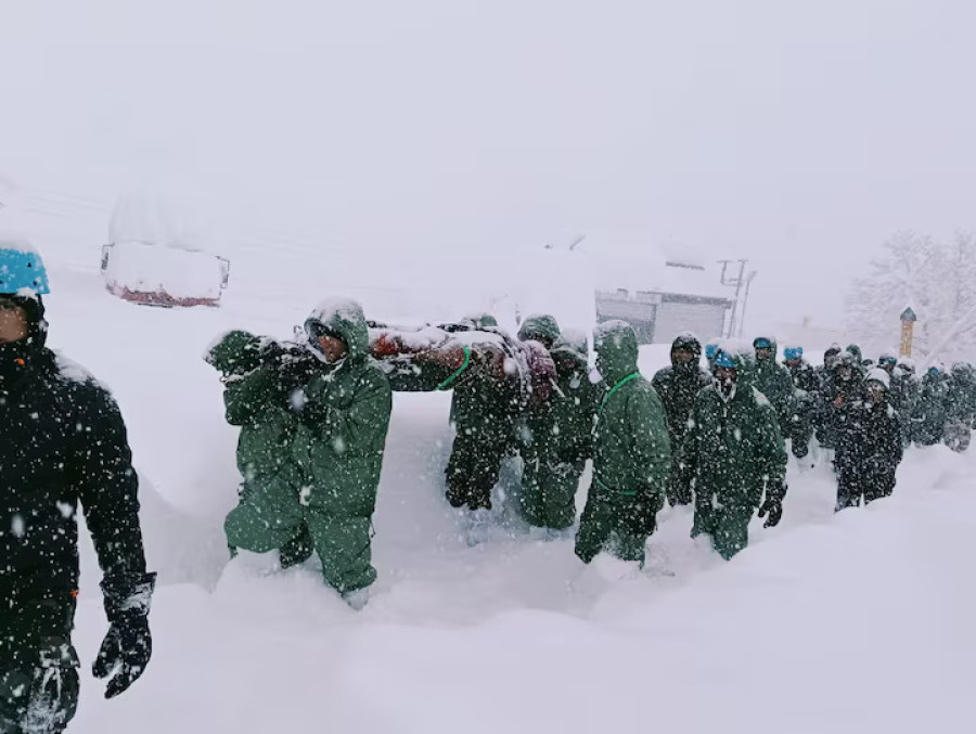 Four trapped BRO workers die in Badrinath avalanche; 50 recovered, 5 missing