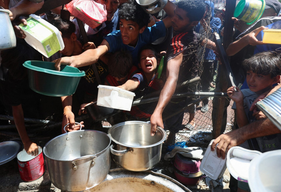 Israeli fire kills 67 people seeking aid in Gaza, medics say, as hunger worsens