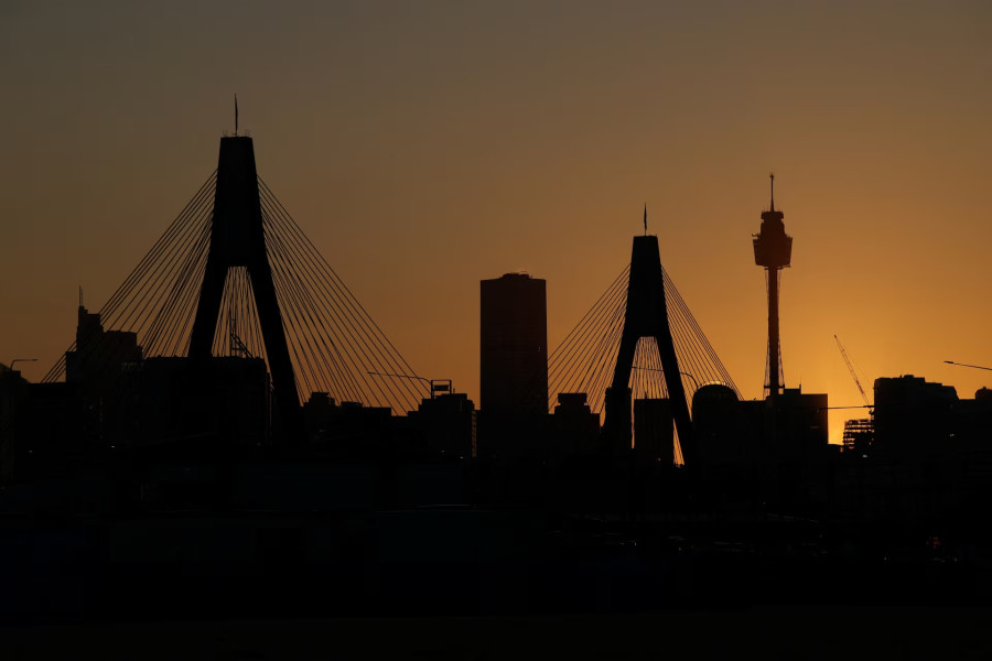 Fierce winds stoke fires, bring extreme heat to Australia and New Zealand