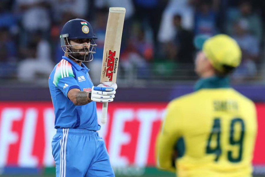 Kohli shines as India beat Australia to reach Champions Trophy final